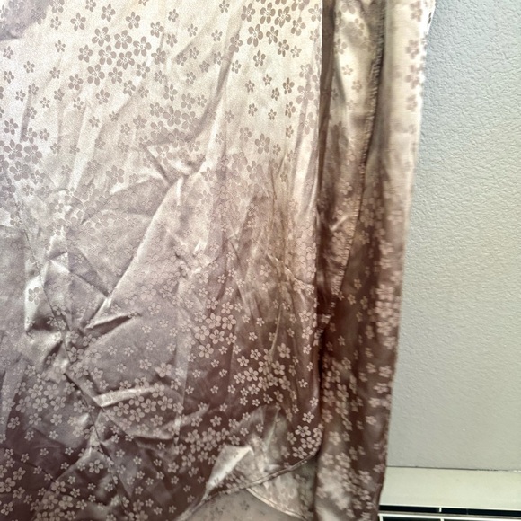 H&M Embossed Satin Tulip Hem Halter Maxi Dress Gold NWT Size XL - Picture 4 of 7